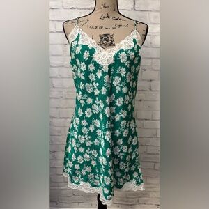 Victoria’s Secret Vintage Gold Label Med Green White Lace Floral Slip Dress Gown